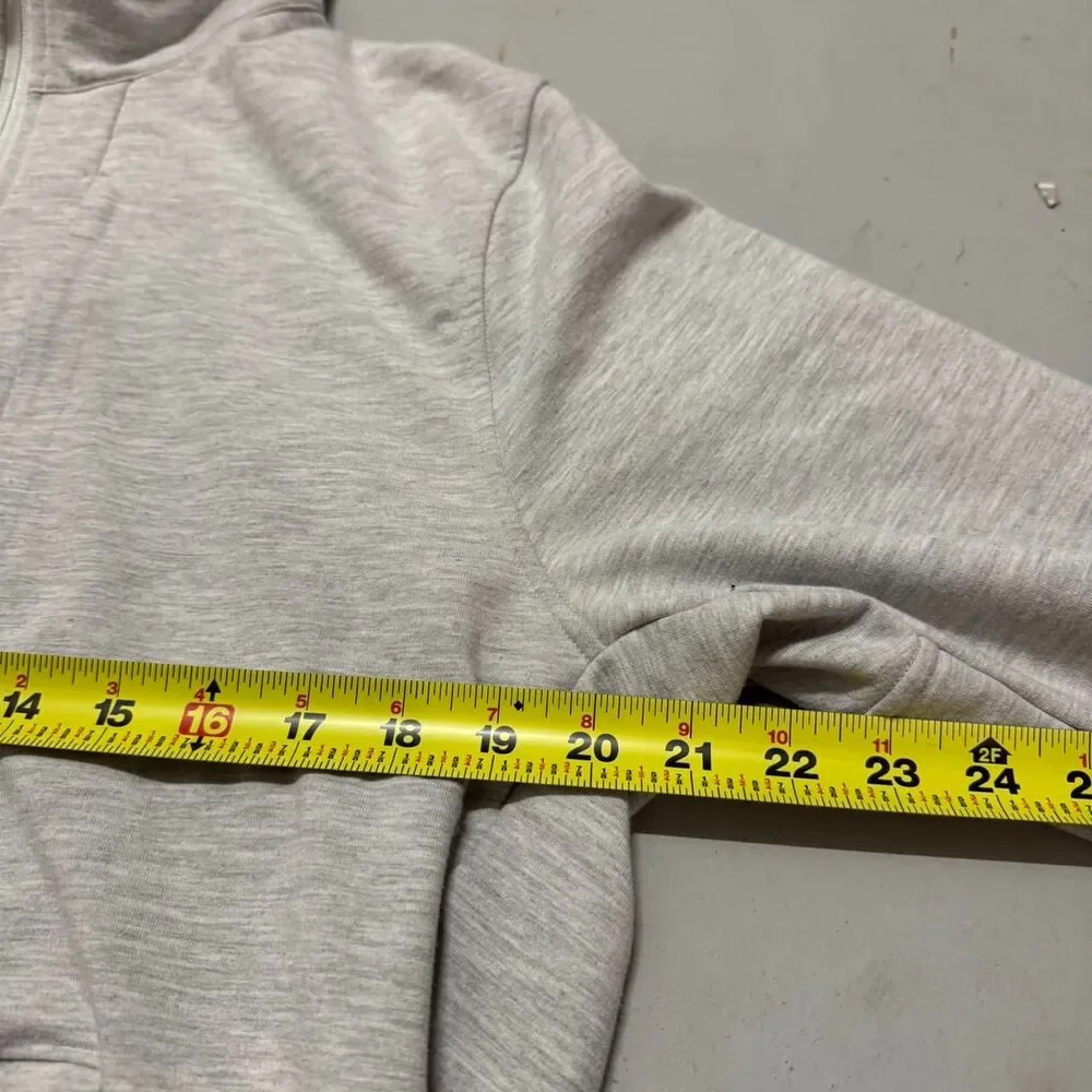 Lululemon Women's Grey and White Hoodie
